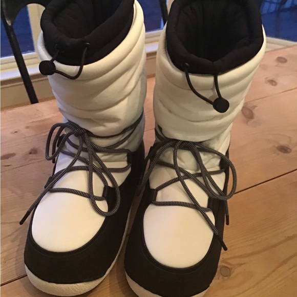 Zara NWT WATER RESISTANT AND WATER REPELLENT QUILTED BOOTS Size 9 Black & White - Picture 6 of 8